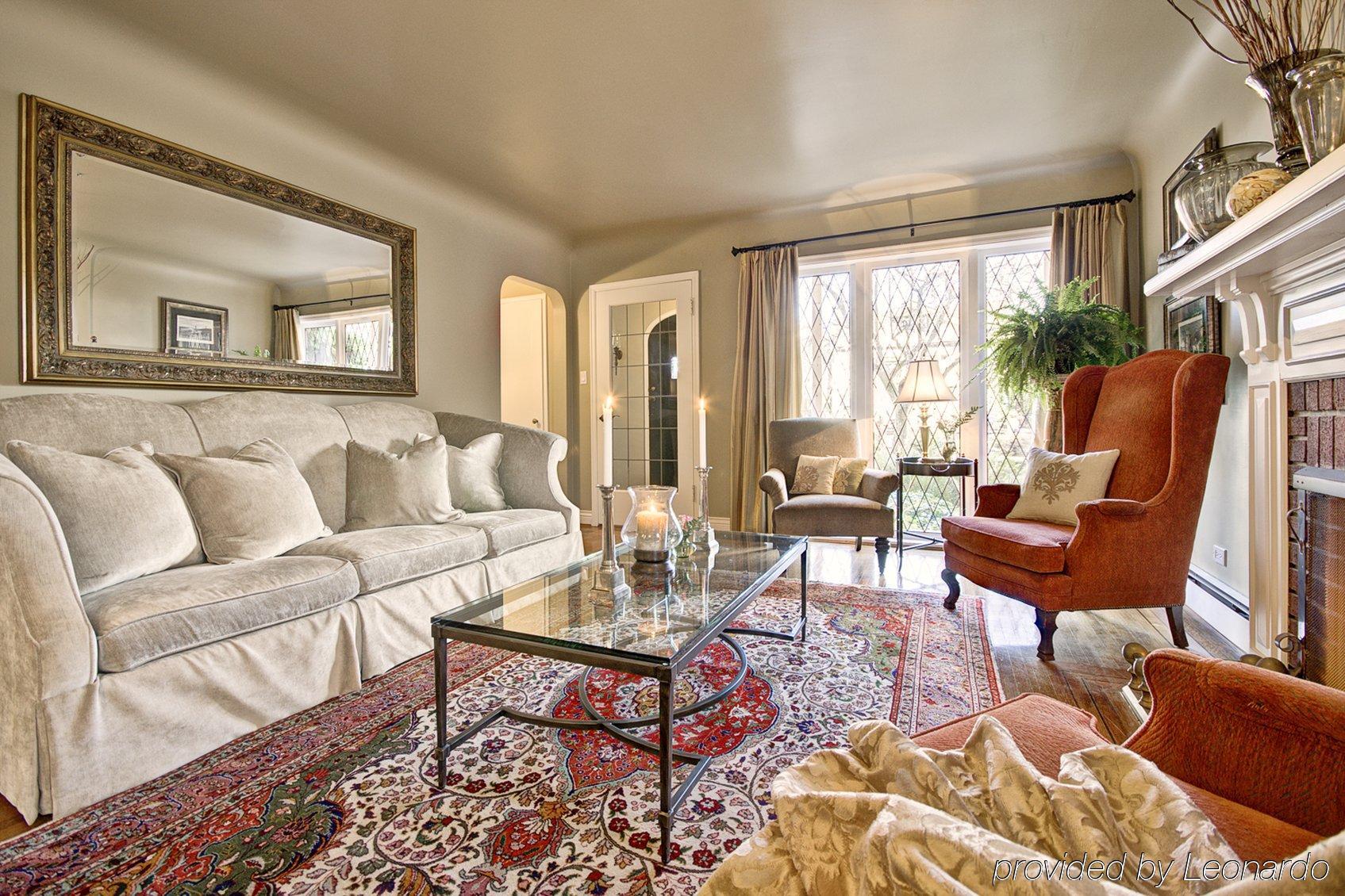 The English Bay Inn 兰里区 外观 照片