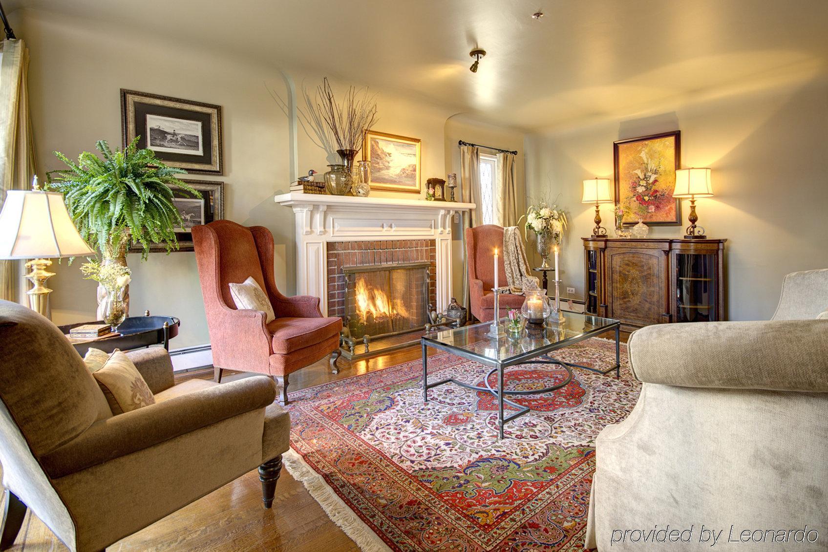 The English Bay Inn 兰里区 外观 照片
