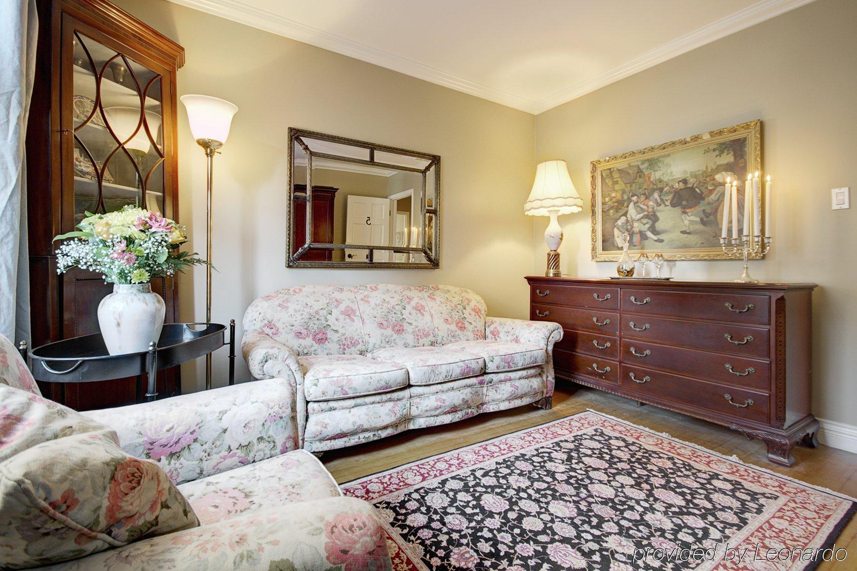 The English Bay Inn 兰里区 外观 照片