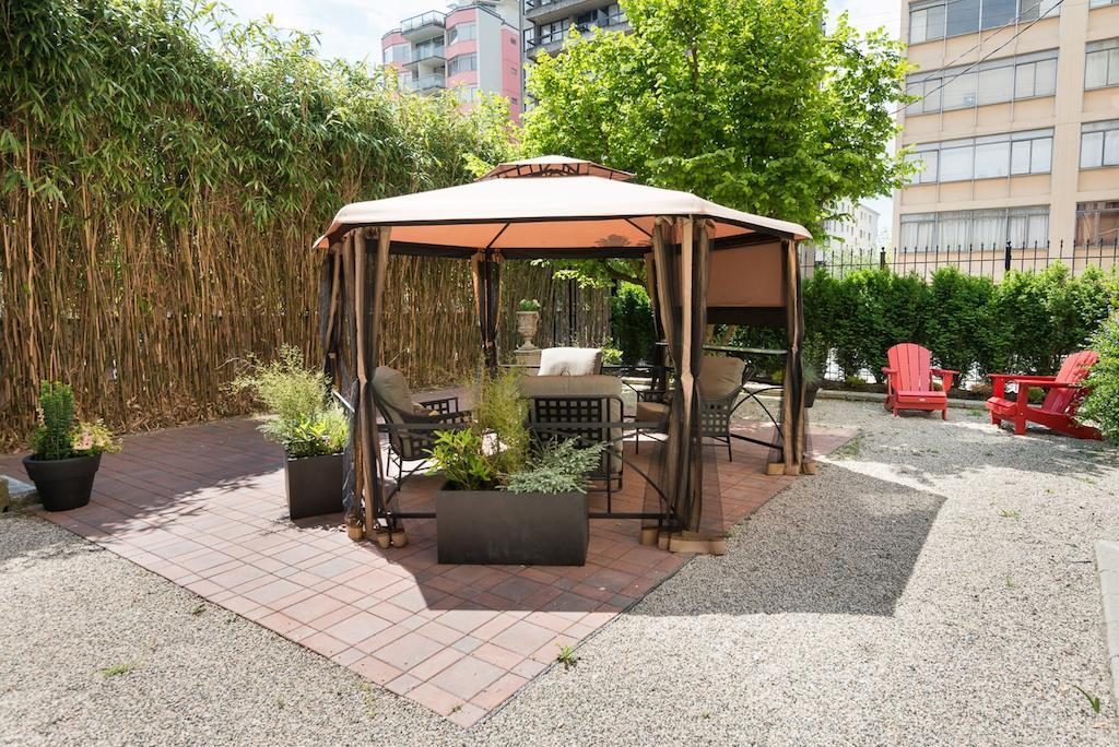 The English Bay Inn 兰里区 外观 照片