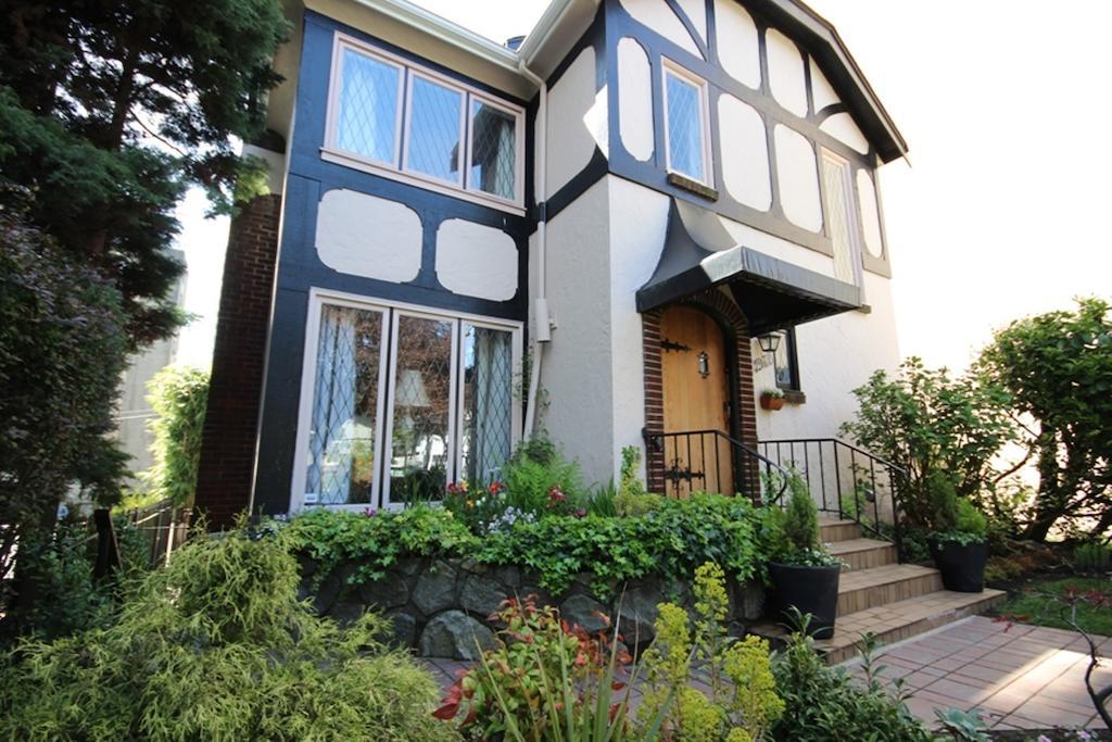The English Bay Inn 兰里区 外观 照片