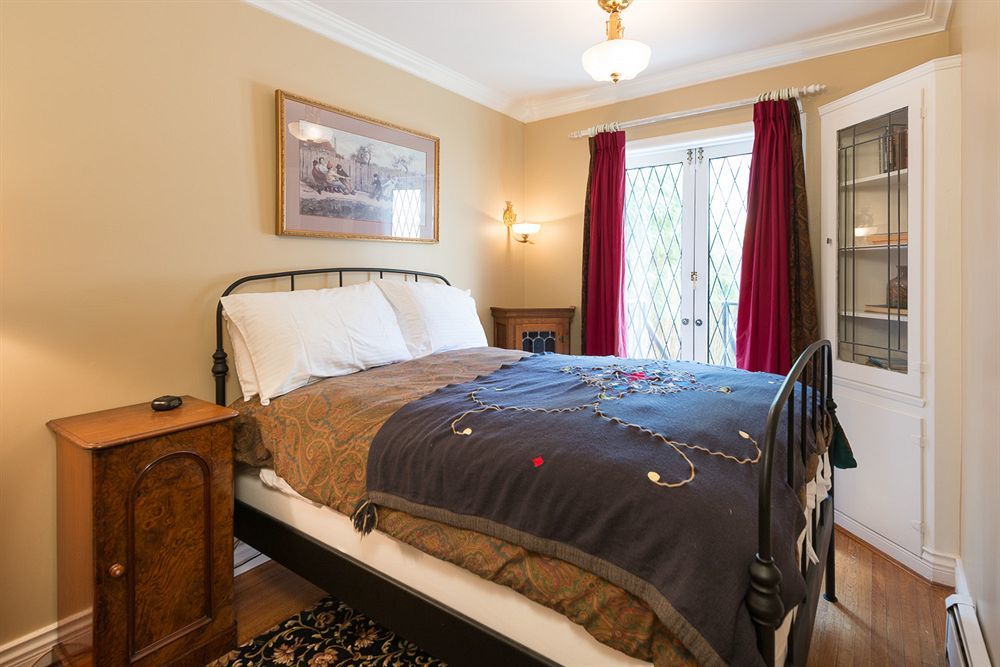 The English Bay Inn 兰里区 外观 照片